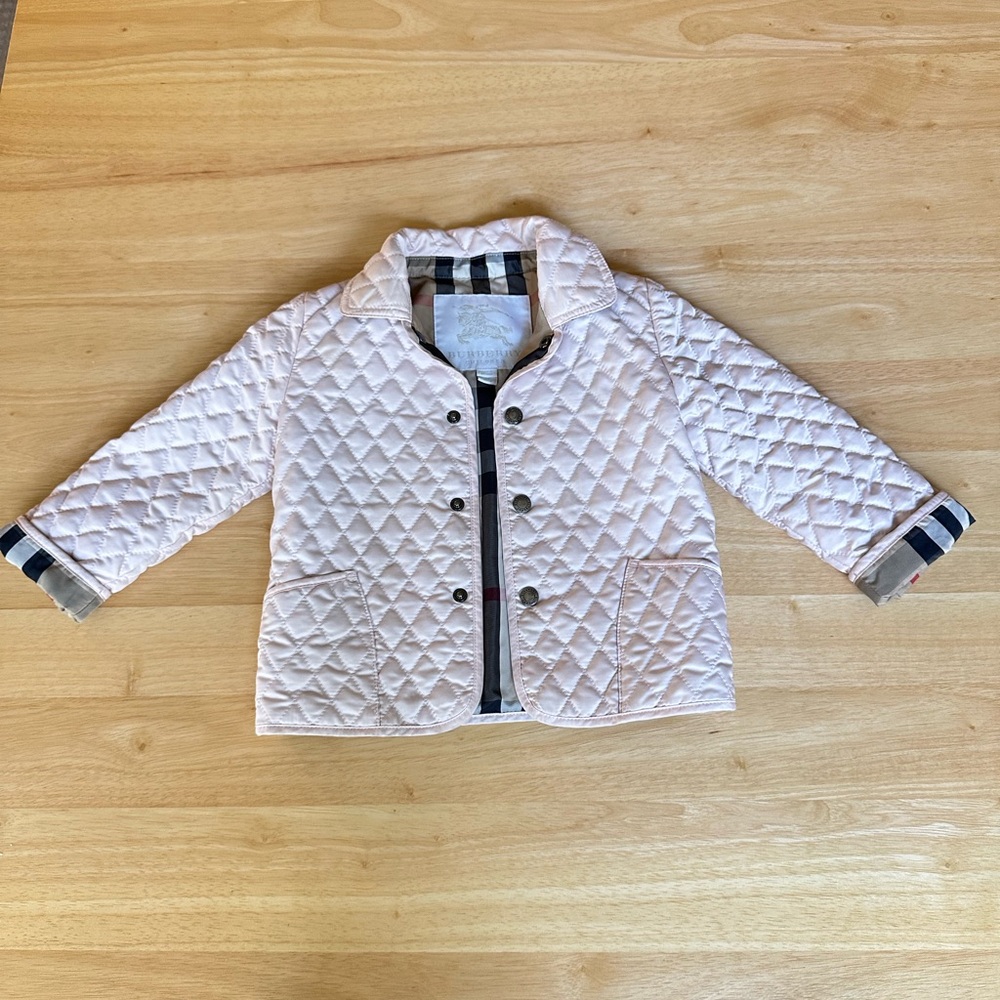 🖤Burberry Light Pink Quilted Jacket 18M